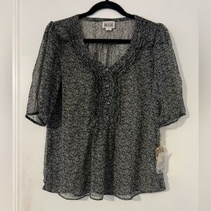 NWT Converse top size M (J137)